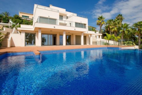 4 bedrooms Villa in Moraira, Spain No. 111768