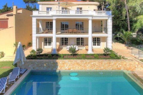 Вилла с 3 спальнями в Антиб, Франция №67348 1