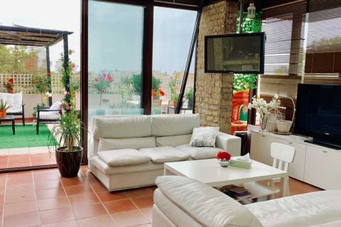 3 bedrooms Apartment in Limassol, Cyprus No. 102833 3