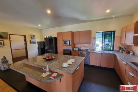 3 bedrooms Villa in Kata, Thailand No. 96357 11