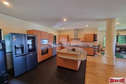 3 bedrooms Villa in Kata, Thailand No. 96357 10