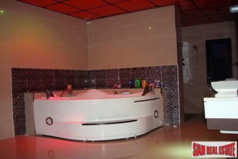 4 bedrooms House in Jomtien Beach, Thailand No. 96478 2