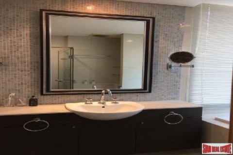 3 bedrooms Apartment in Bangkok, Thailand No. 96637 4