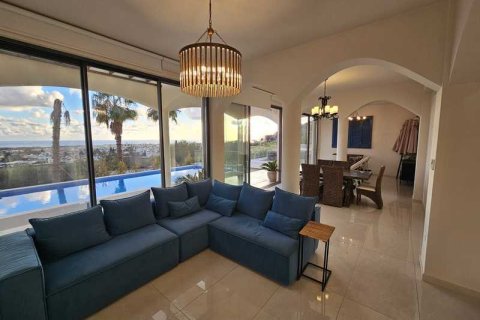 4 bedrooms Villa in Geroskípou, Cyprus No. 78018 3