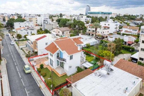 4 dormitorios House en Strovolos, Cyprus No. 31909 1