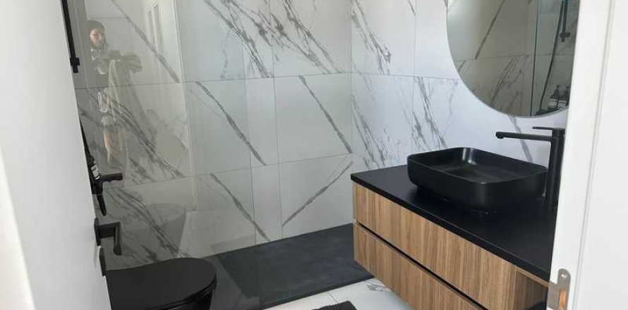 Дом с 5 спальнями в Гермасойя, Кипр №39527