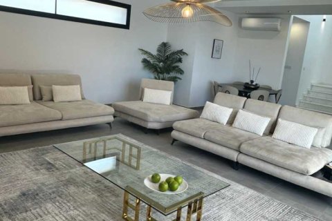 Дом с 5 спальнями в Гермасойя, Кипр №39527 4