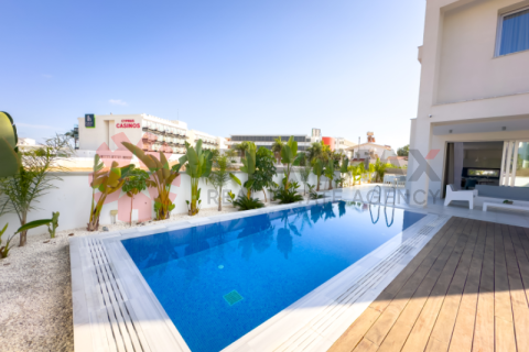 4 bedrooms Villa in Ayia Napa, Cyprus No. 82663 2