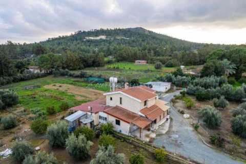 3 bedrooms House in Pyrga, Cyprus No. 79649 2