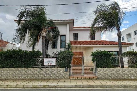 3 bedrooms House in Strovolos, Cyprus No. 72583 1
