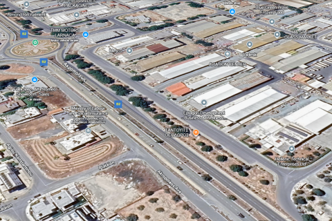 Commercial property à Aradippou, Cyprus No. 82892 1