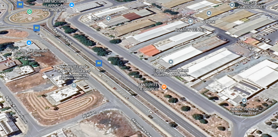 Commercial property à Aradippou, Cyprus No. 82892