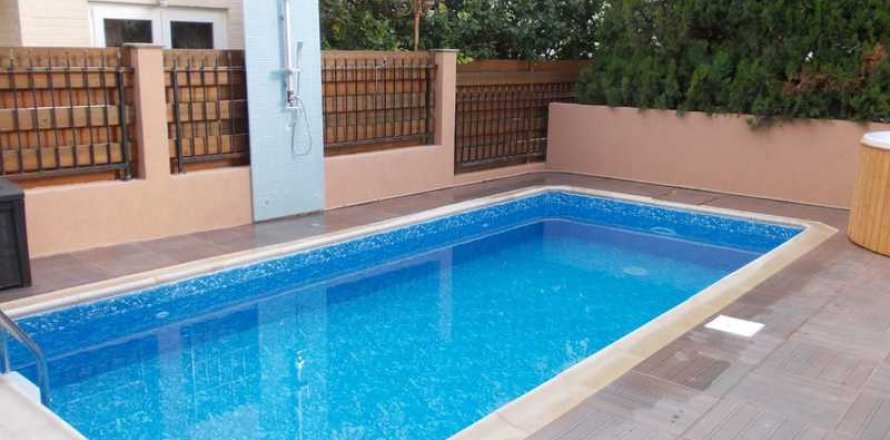 3 bedrooms House in Limassol, Cyprus No. 70698