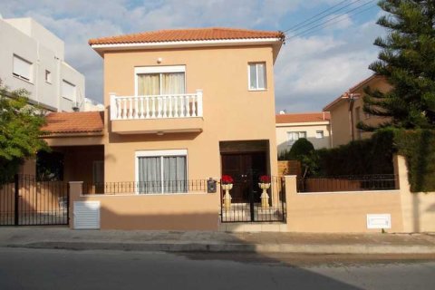 3 bedrooms House in Limassol, Cyprus No. 70698 2