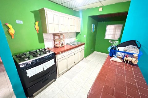3 dormitorios House en Juan Demóstenes Arosemena, Panama No. 123581 5