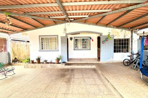 3 dormitorios House en Juan Demóstenes Arosemena, Panama No. 123581 2