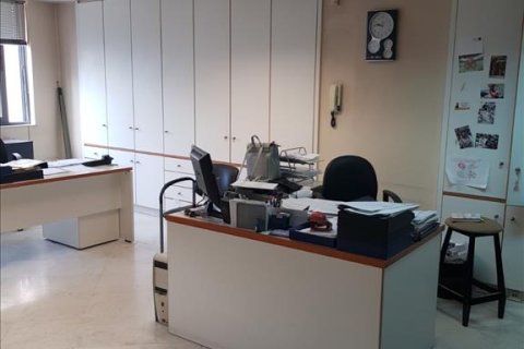 440m² Commercial property in Kalamaria, Greece No. 57689 9