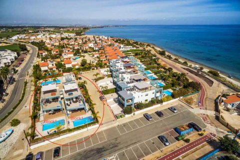 3 bedrooms Apartment in Pervolia, Cyprus No. 102150 6