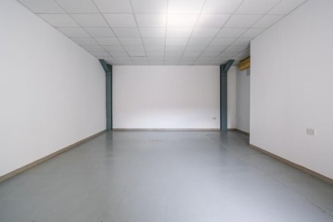 880m² Commercial property in Nicosia, Cyprus No. 105013 9