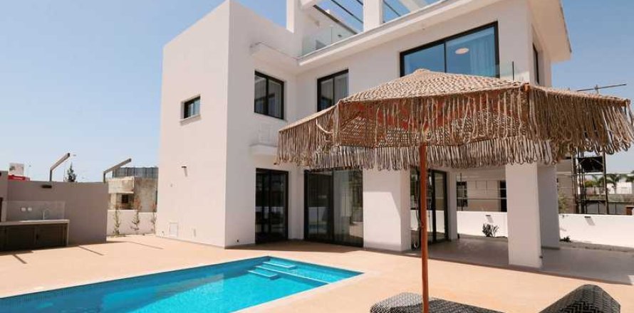 3 bedrooms House in Pernera, Cyprus No. 40341