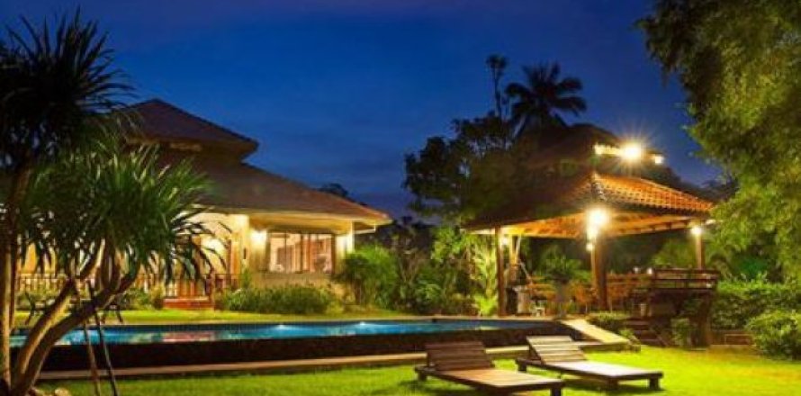 4 bedrooms Villa in Hua Hin, Thailand No. 95869