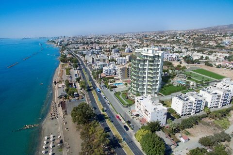 2 dormitorios Apartment en Limassol, Cyprus No. 37938 9