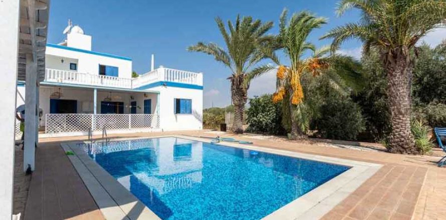 4 bedrooms Villa in Protaras, Cyprus No. 83238