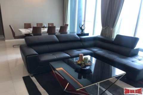 3 bedrooms Apartment in Bangkok, Thailand No. 96842 3