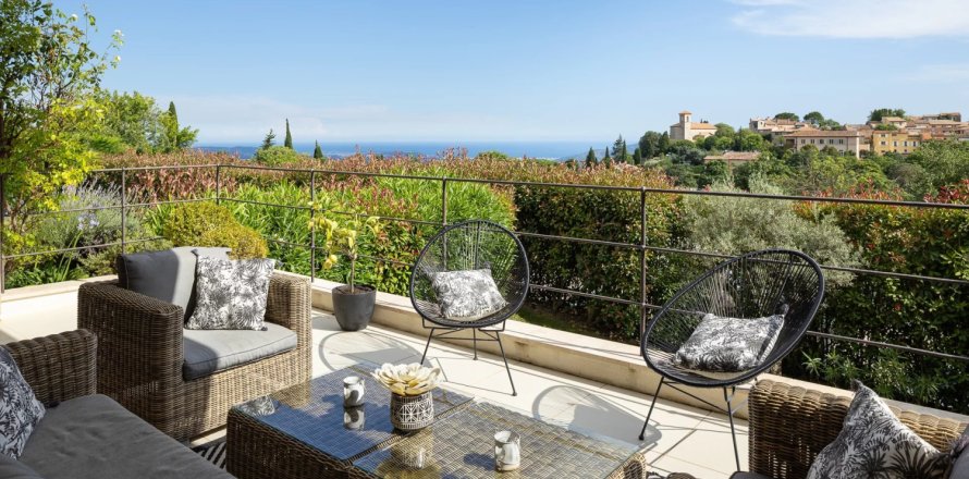 5 bedrooms House in Cabris, France No. 68736