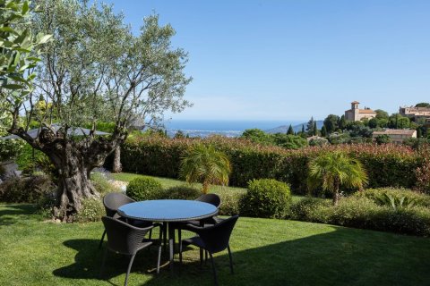 5 bedrooms House in Cabris, France No. 68736 2