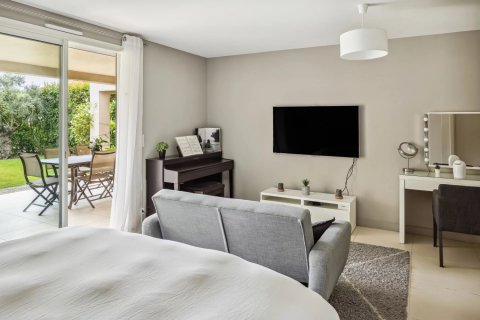 5 bedrooms House in Cabris, France No. 68736 9