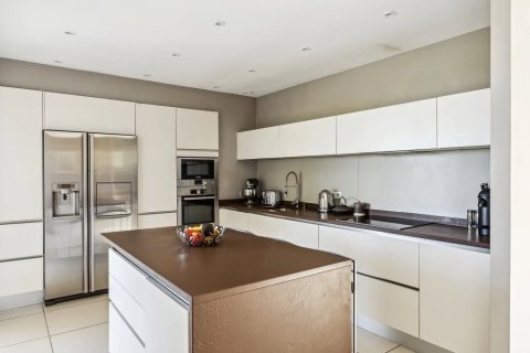 5 bedrooms House in Cabris, France No. 68736 5