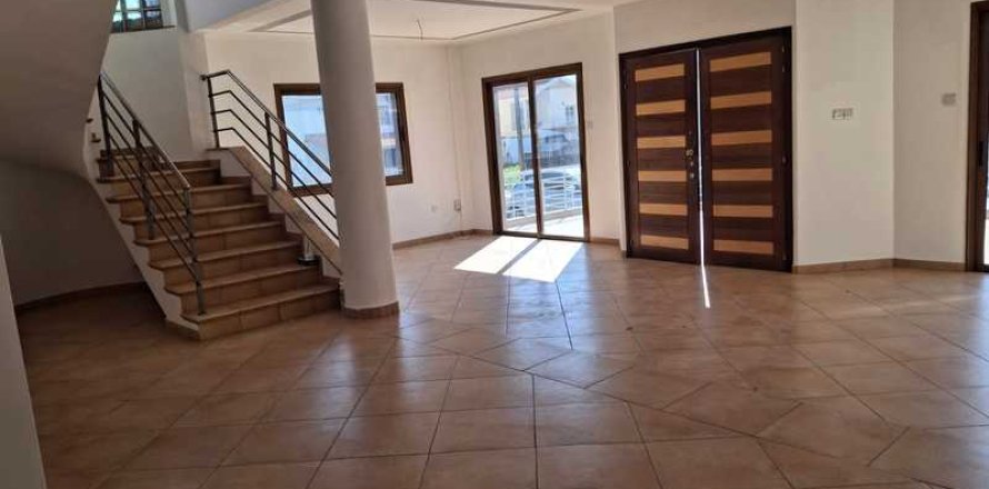 Дом с 3 спальнями в Ипсонас, Кипр №83257