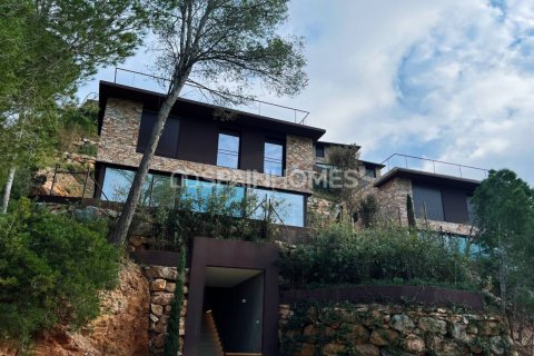 4 bedrooms Villa in Hoa Hung, Vietnam No. 88159 3