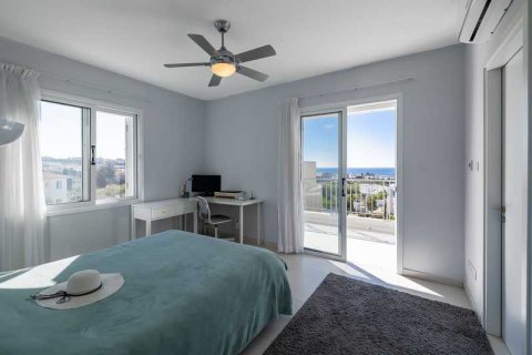 3 bedrooms House in Chloraka, Cyprus No. 79888 8