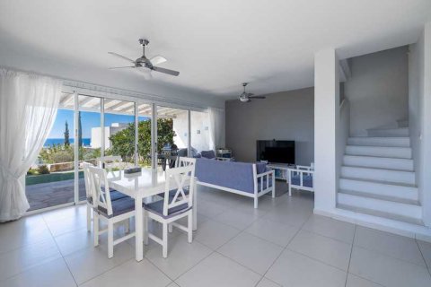 3 bedrooms House in Chloraka, Cyprus No. 79888 2