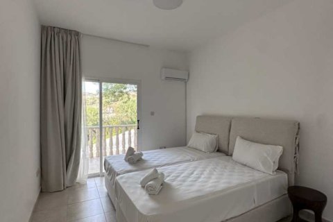 5 bedrooms House in Tala, Cyprus No. 101092 5