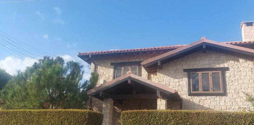 5 bedrooms House in Souni–Zanatzia, Cyprus No. 79373