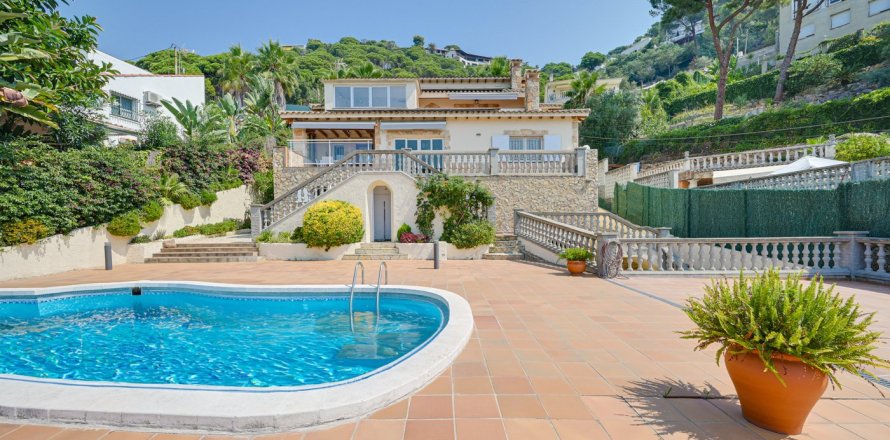 5 bedrooms Properties in Tung Qua Lin, Vietnam No. 99156