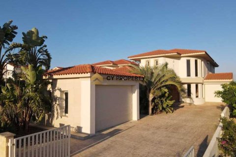 5 bedrooms House in Pervolia, Cyprus No. 31234 3