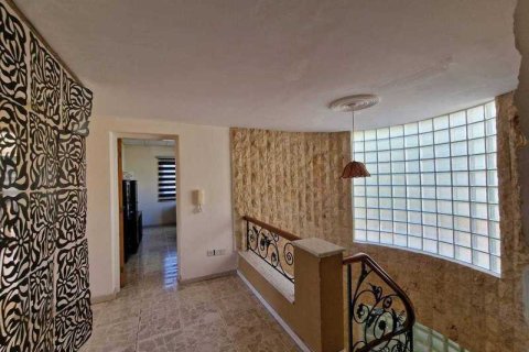 5 chambres House à Agios Athanasios, Cyprus No. 31549 10