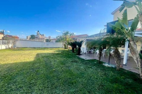 4 bedrooms Villa in Aradippou, Cyprus No. 79400 2