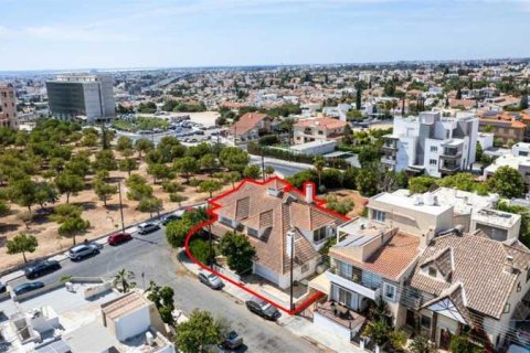 4 bedrooms House in Limassol, Cyprus No. 75670 1