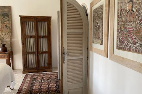 1200m² House à Puget-Ville, France No. 68108 10