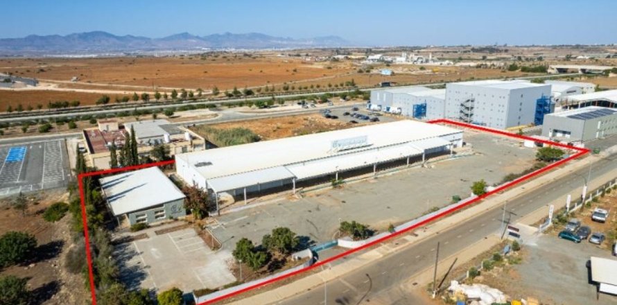 2675m² Commercial property in Nicosia, Cyprus No. 105133