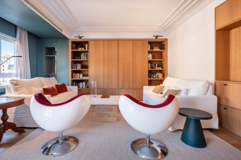 3 bedrooms Apartment in Madrid, Spain No. 99127