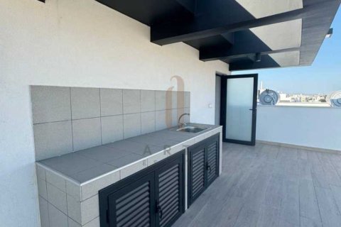 3 bedrooms Apartment in Limassol, Cyprus No. 34560 9