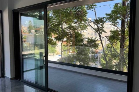 3 bedrooms Apartment in Limassol, Cyprus No. 34560 3