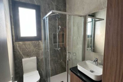 3 bedrooms Apartment in Limassol, Cyprus No. 34560 6