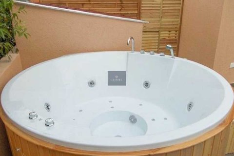 Вилла с 3 спальнями в Гермасойя, Кипр №83542 14